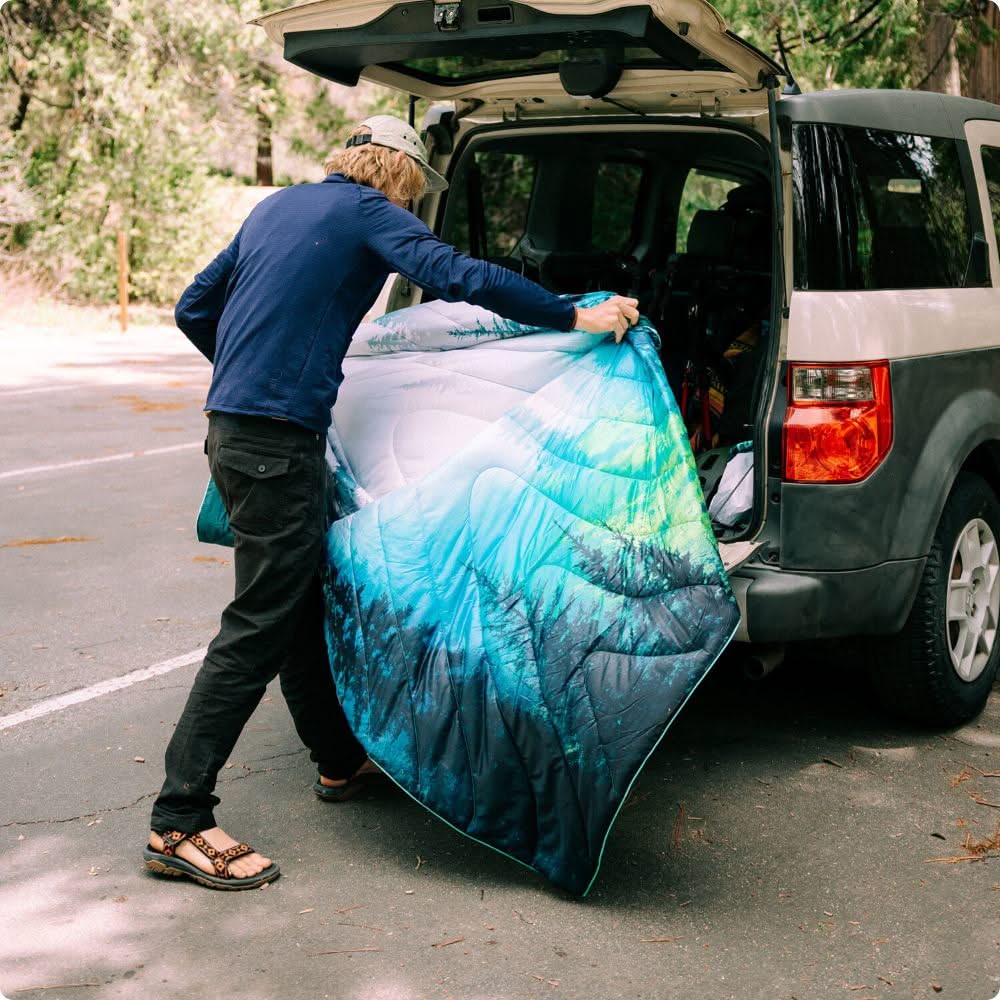Original Puffy Blanket - Olympic Fog - Image 10